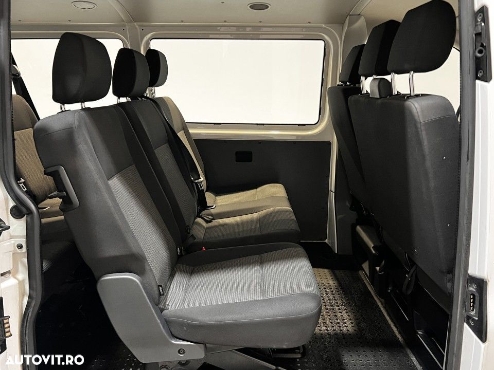 Volkswagen Transporter - 11