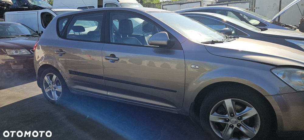 KIA CEED I 06-09 1.6 CRDI - RADIOODTWARZACZ - 11