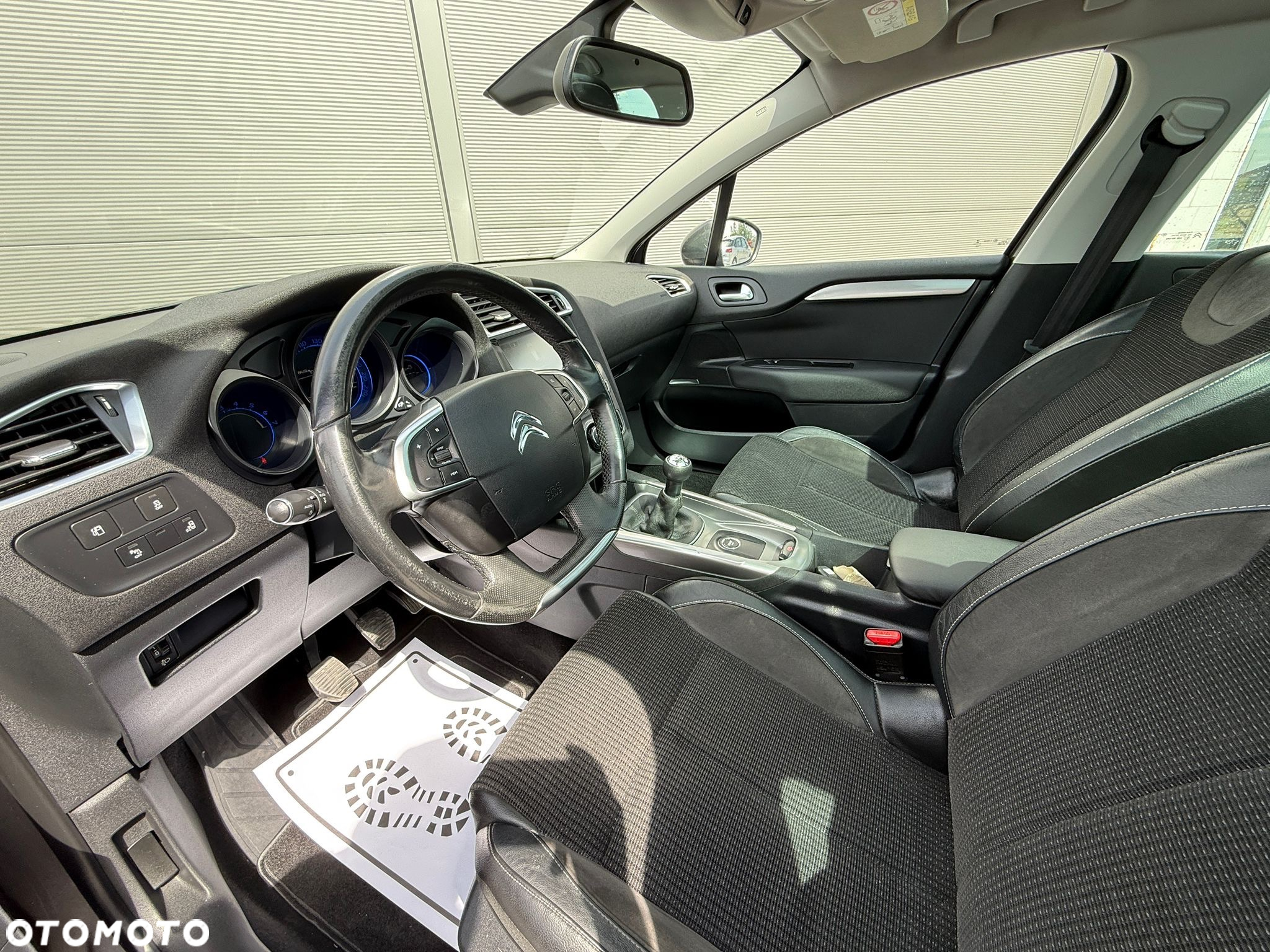 Citroën C4 PureTech e-THP 130 Exclusive - 11