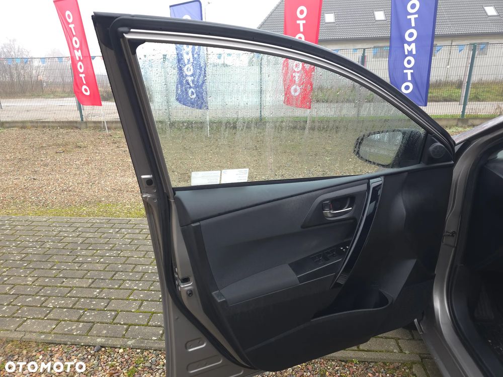 Toyota Auris - 18