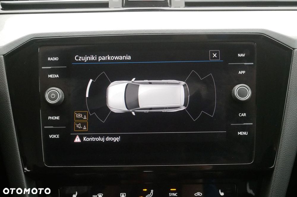 Volkswagen Passat Variant 2.0 TSI Business DSG - 19