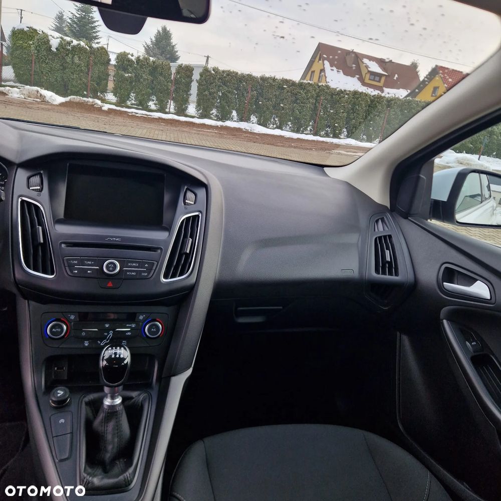 Ford Focus 1.0 EcoBoost Trend Edition - 9