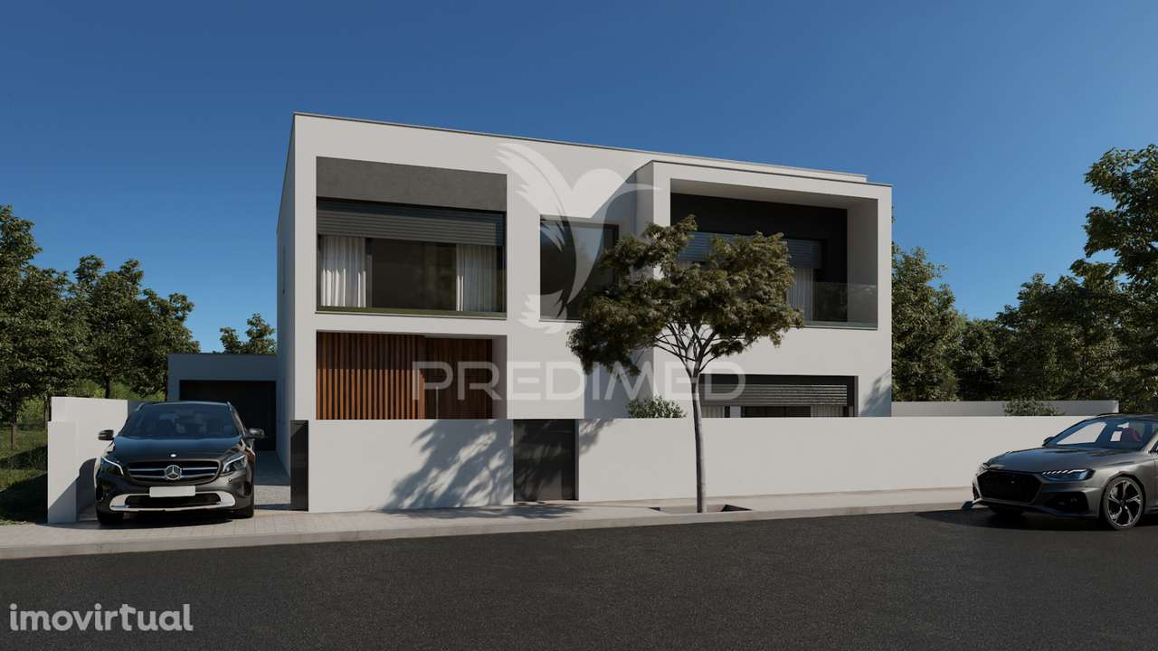 Moradia de Luxo l com Piscina — Elegância e Modernidade em Cada Det... - Grande imagem: 3/34