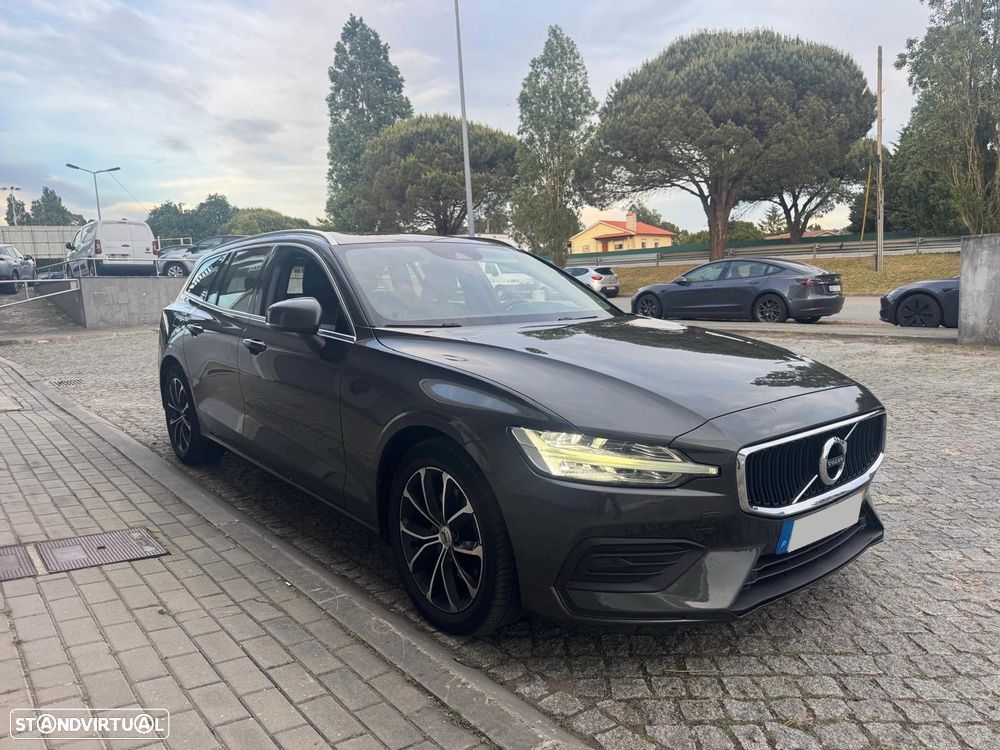 Volvo V60 2.0 D3 Momentum Plus - 2