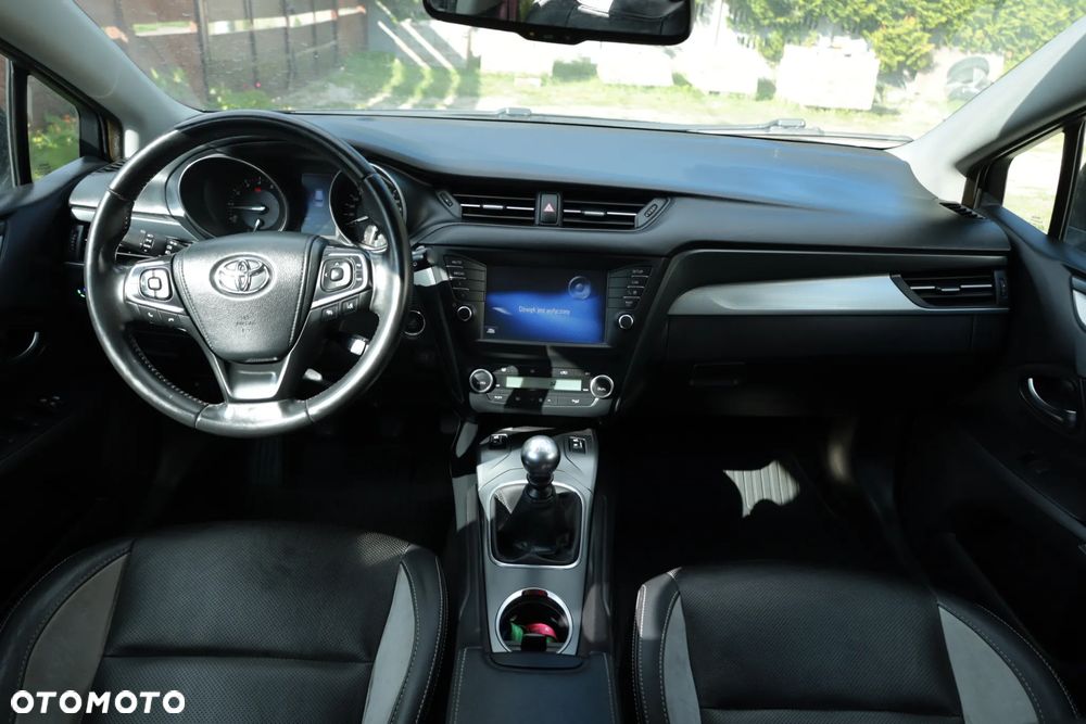 Toyota Avensis 1.8 Prestige - 12