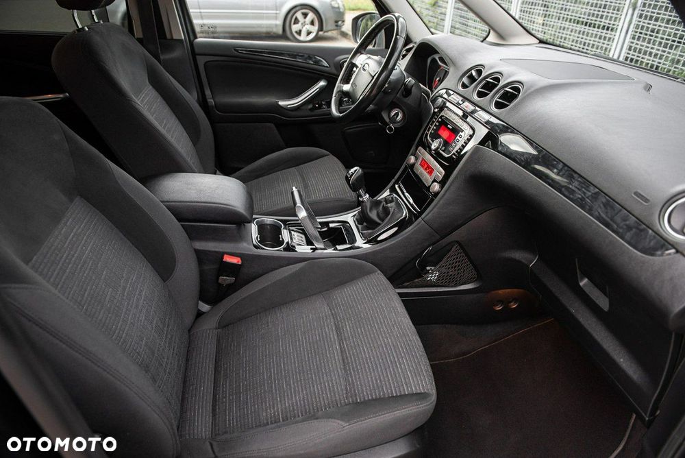 Ford Galaxy 2.0 TDCi Ghia - 11