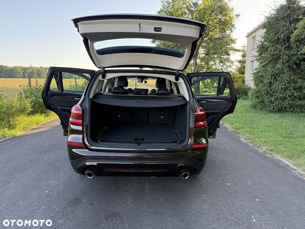 BMW X3 xDrive20i Advantage - 8
