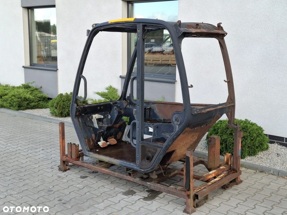 KABINA JCB T2 T3 530 531 535 540 536 - 3
