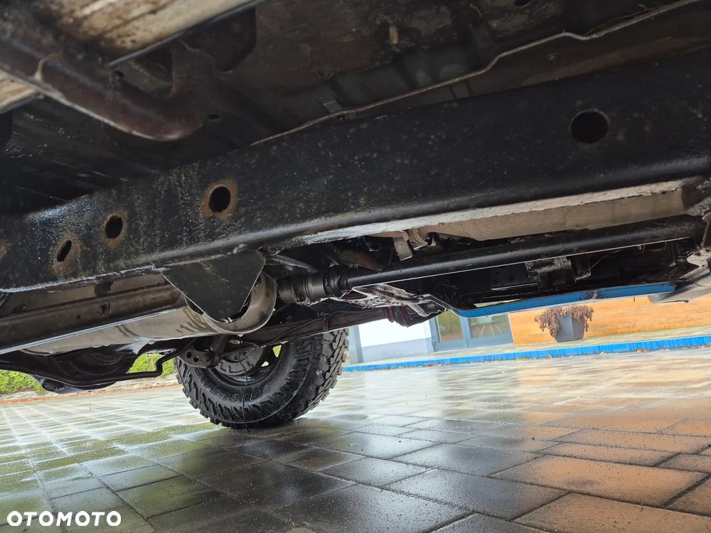 Mitsubishi Pajero - 15