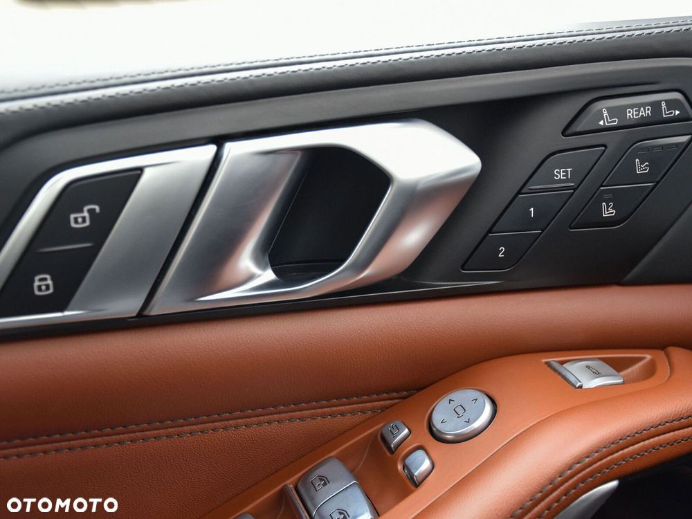 BMW X7 - 15