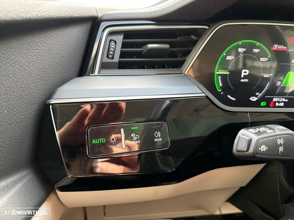 Audi e-tron 55 quattro - 17