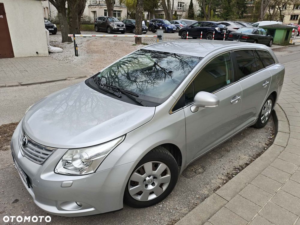 Toyota Avensis - 1