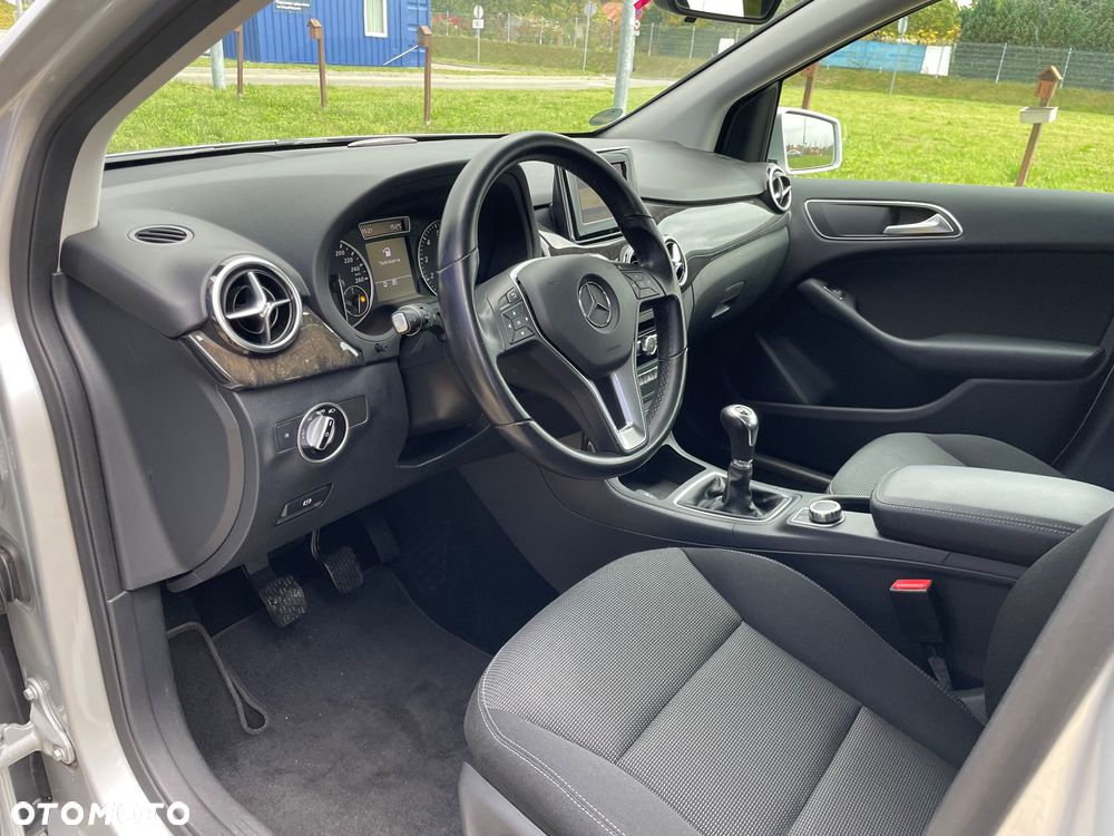 Mercedes-Benz Klasa B 180 (BlueEFFICIENCY) - 14
