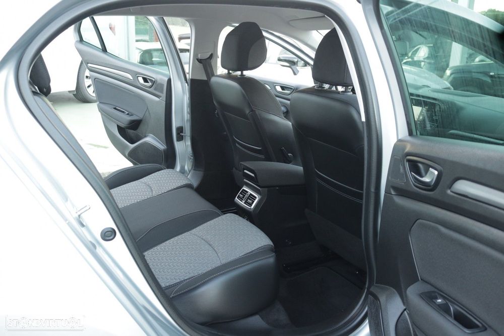 Renault Mégane 1.5 Blue dCi Limited - 25