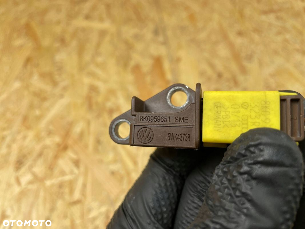 CZUJNIK UDERZENIA UDERZENIOWY WTYCZKA AUDI A4 B8 A5 8T 8K0959651 - 8