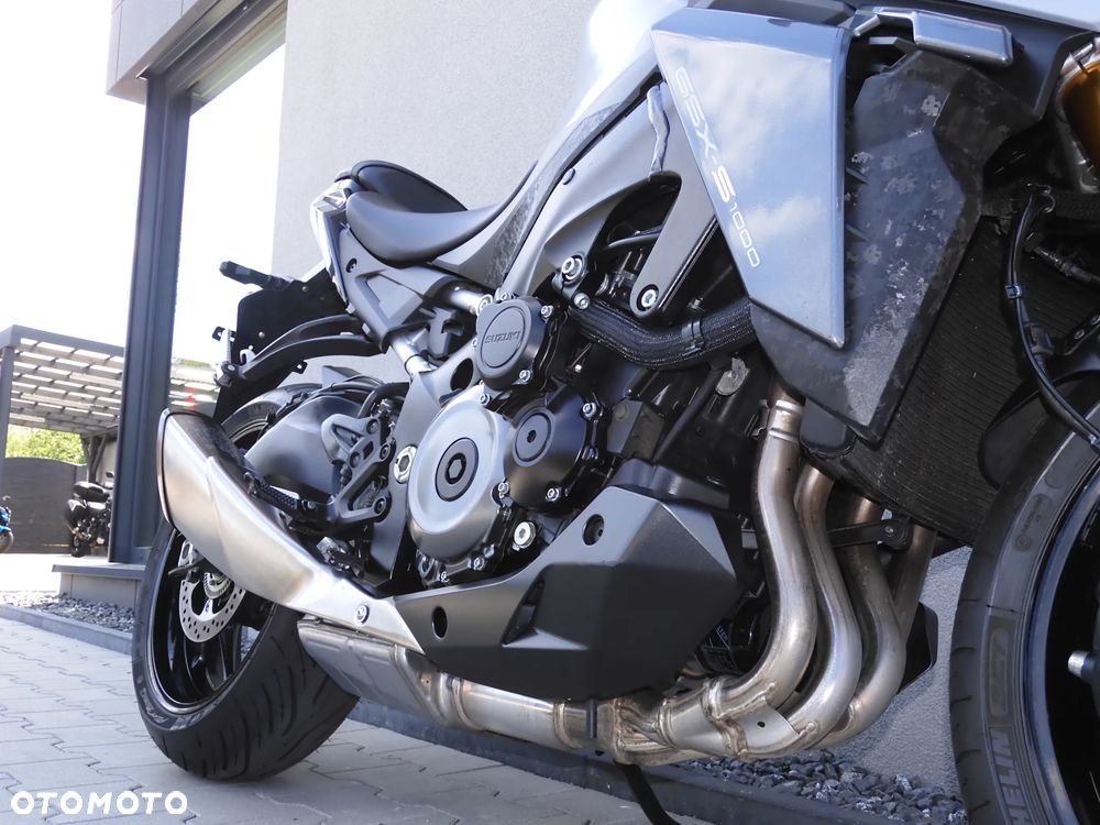 Suzuki GSX 1000 - 23