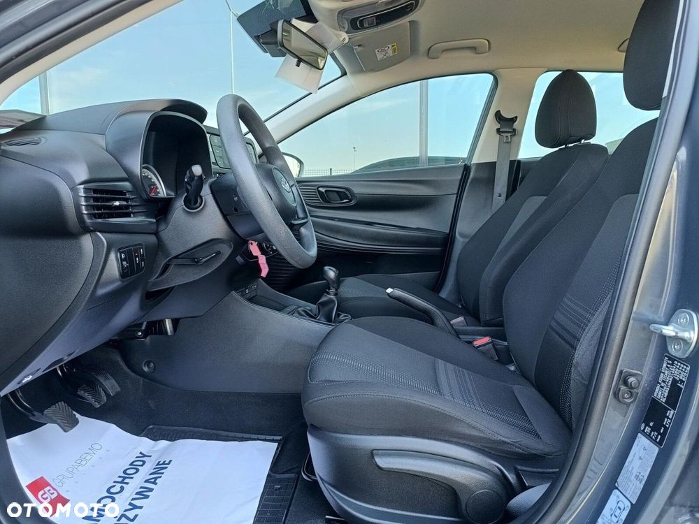 Hyundai i20 1.2 Pure - 11