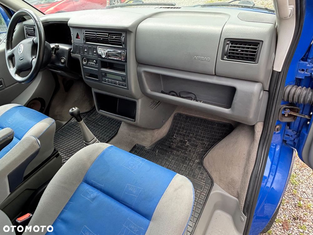 Volkswagen Multivan - 10