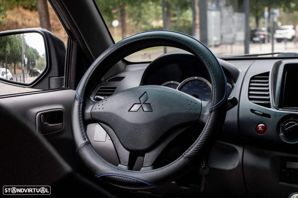 Mitsubishi L200 2.5 DI-D CD Intense 4WD - 29