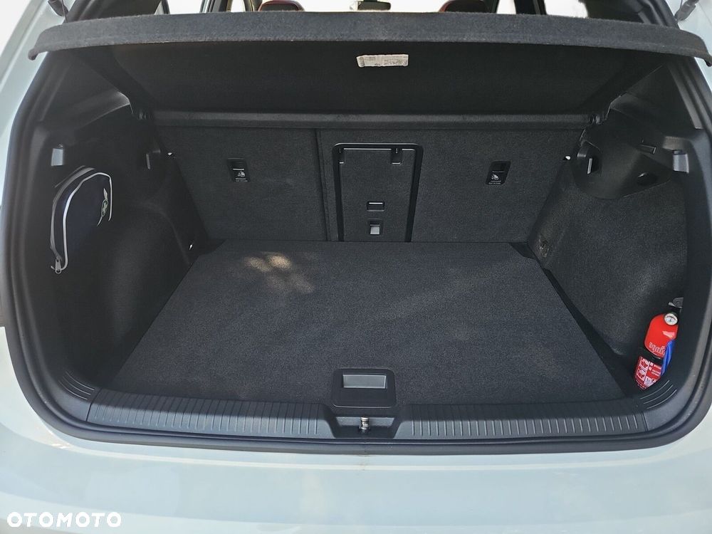 Volkswagen Golf - 21