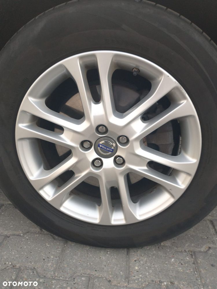 Volvo XC 60 D4 AWD Momentum - 4