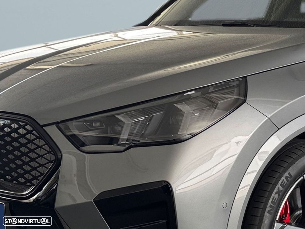 BMW iX2 eDrive20 Pack Desportivo M Pro - 6