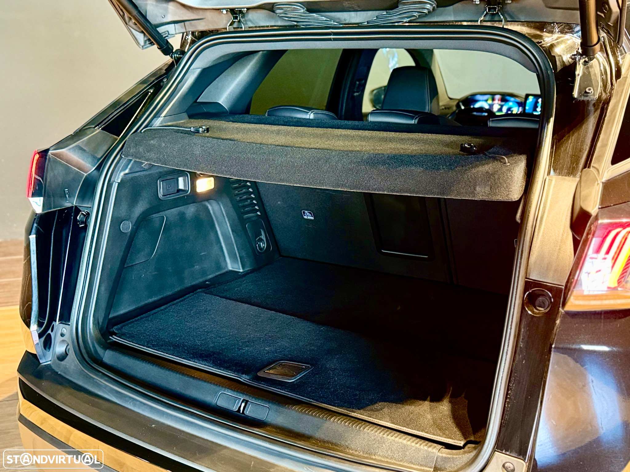Peugeot 3008 1.6 Hybrid GT Pack e-EAT8 - 17