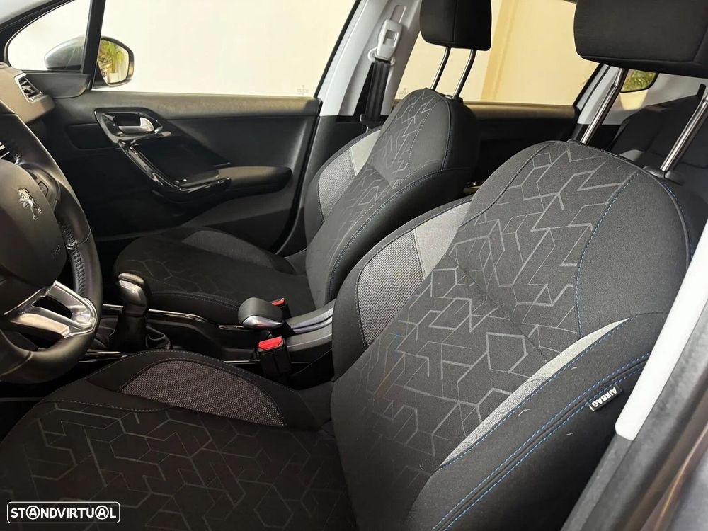 Peugeot 2008 1.2 PureTech Allure - 30