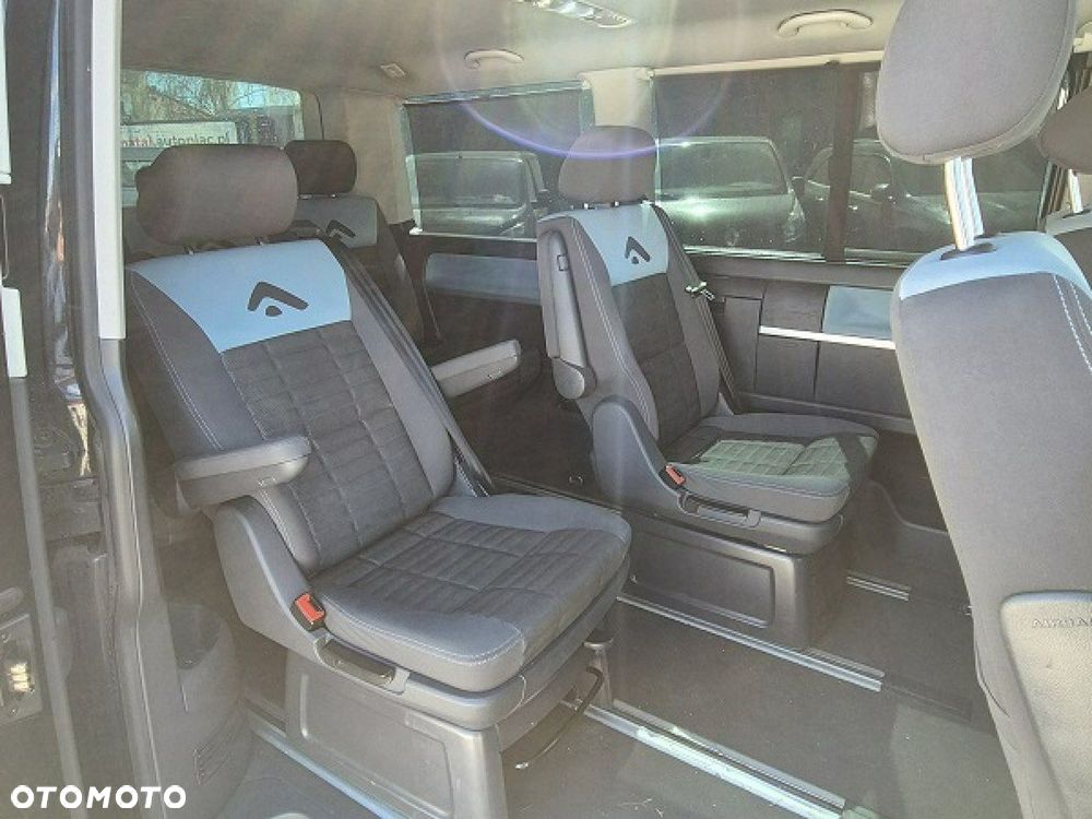 Volkswagen Multivan - 11