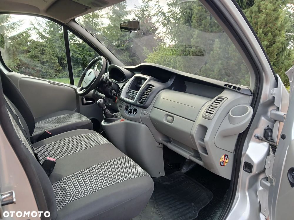 Opel Vivaro - 11