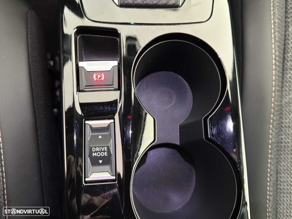 Peugeot 2008 1.2 Hybrid Allure e-DCS6 - 18