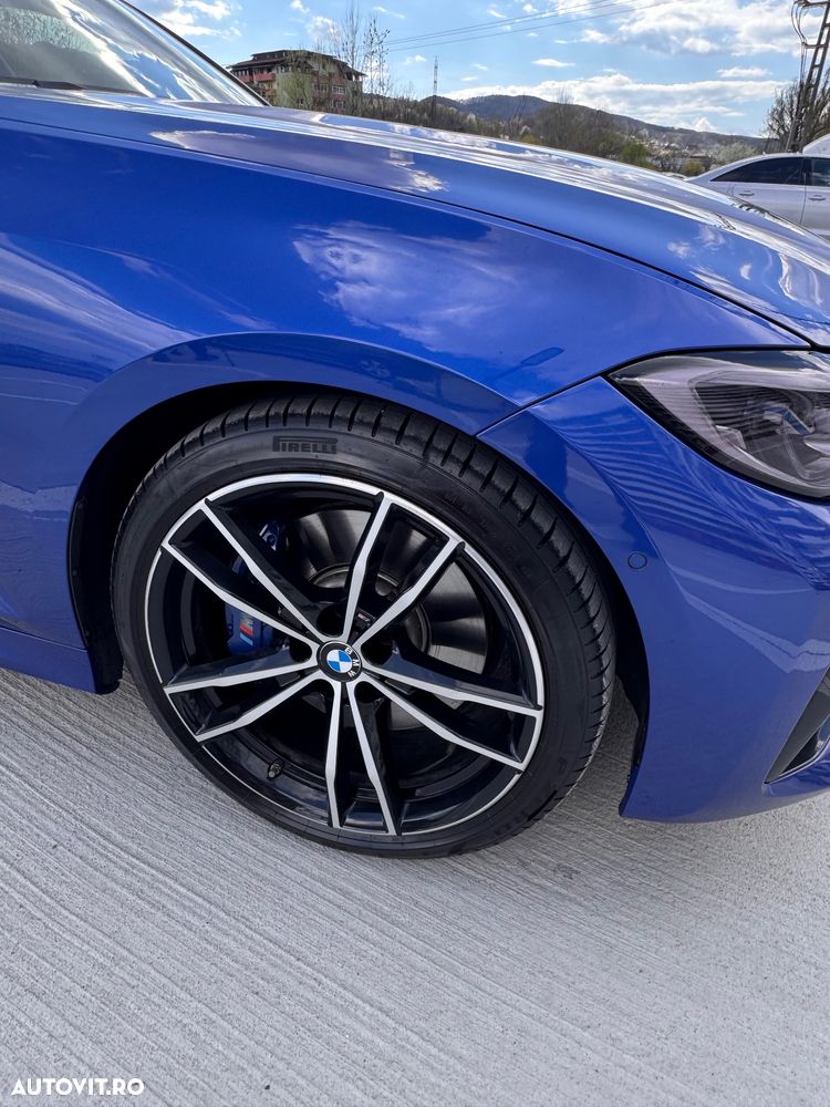 BMW Seria 3 330i AT M Sport - 32