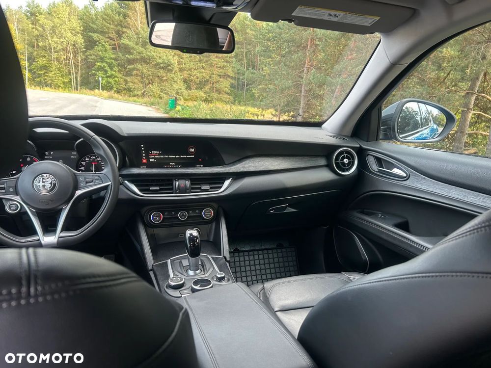Alfa Romeo Stelvio 2.0 Turbo 16V AT8-Q4 Sprint - 36