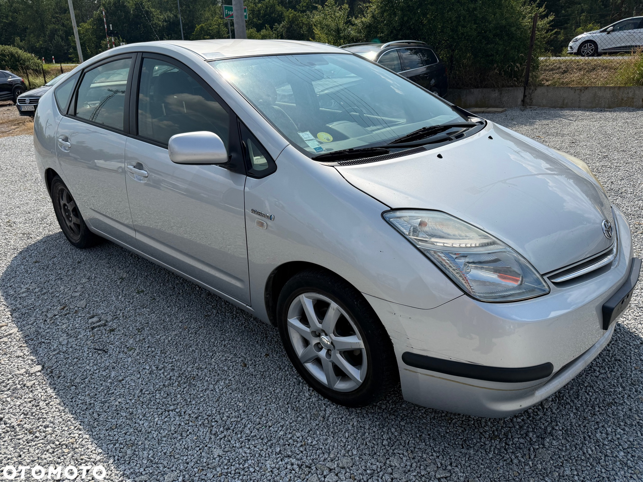 Toyota Prius (Hybrid) - 3