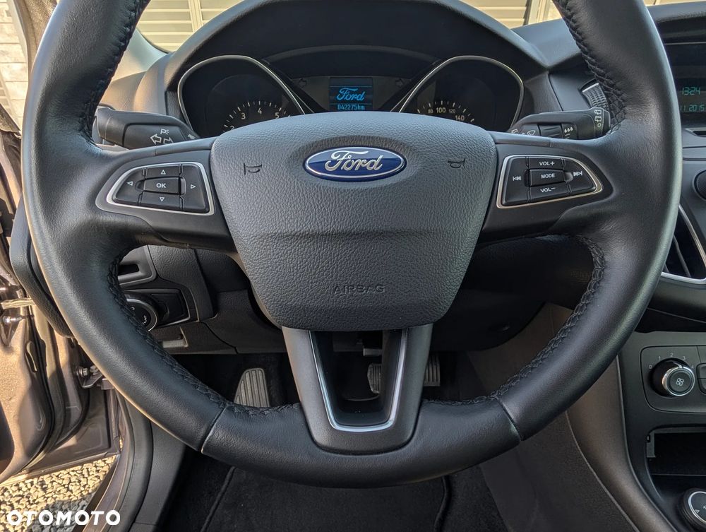 Ford Focus 1.6 Trend - 25