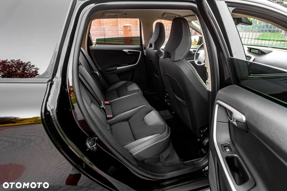 Volvo XC 60 D5 AWD Summum - 10