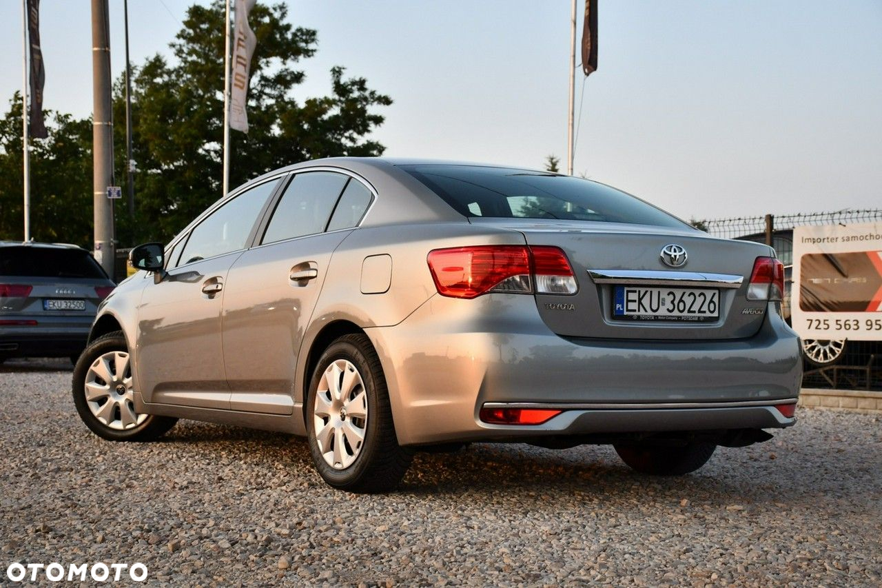 Toyota Avensis - 22