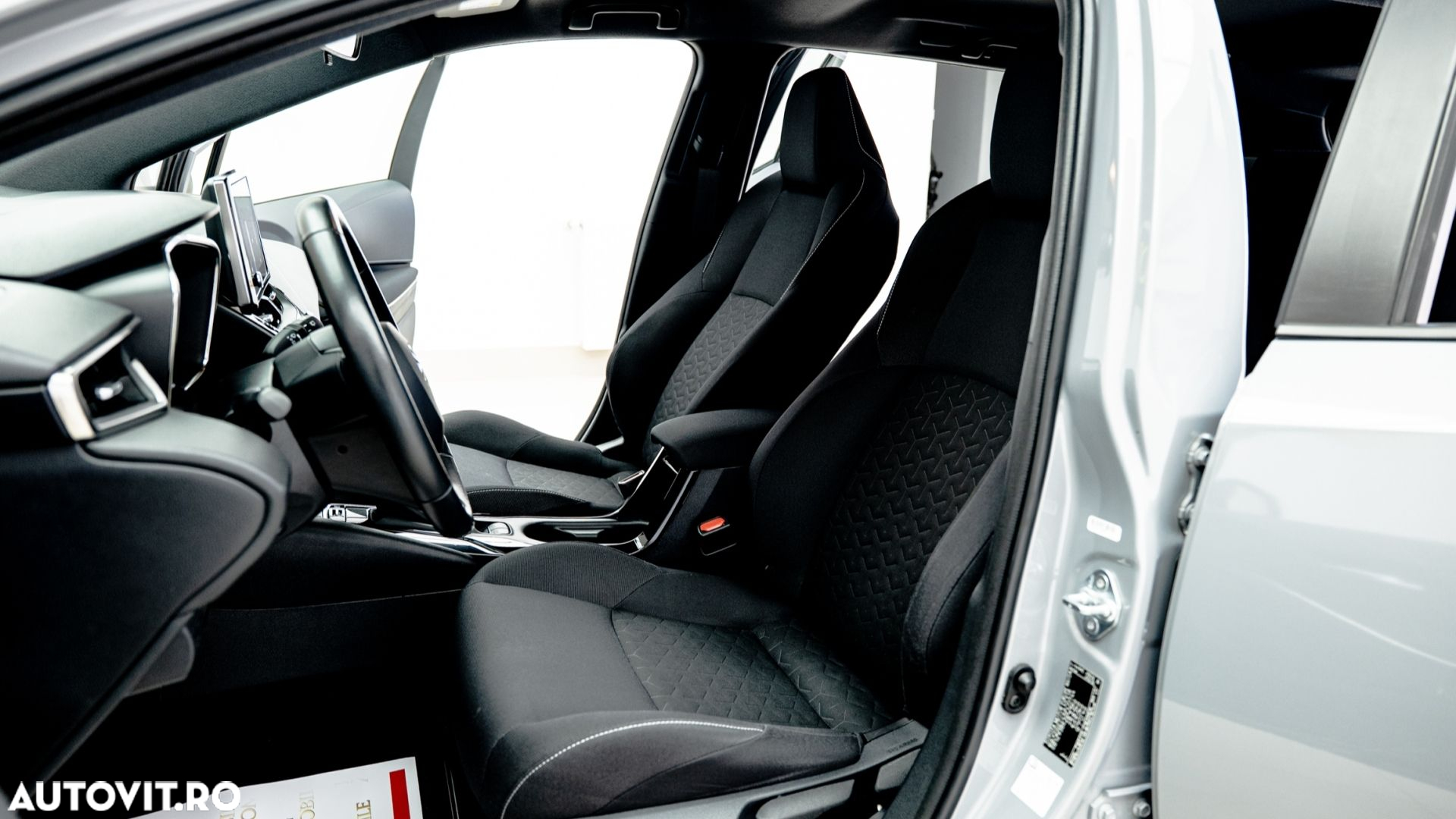 Toyota Corolla 1.8 Hybrid Touring Sports Business Edition - 13