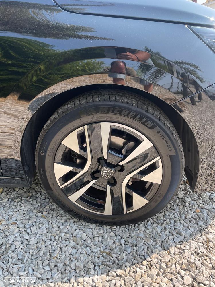 Peugeot 208 ver-1-2-puretech-allure - 21