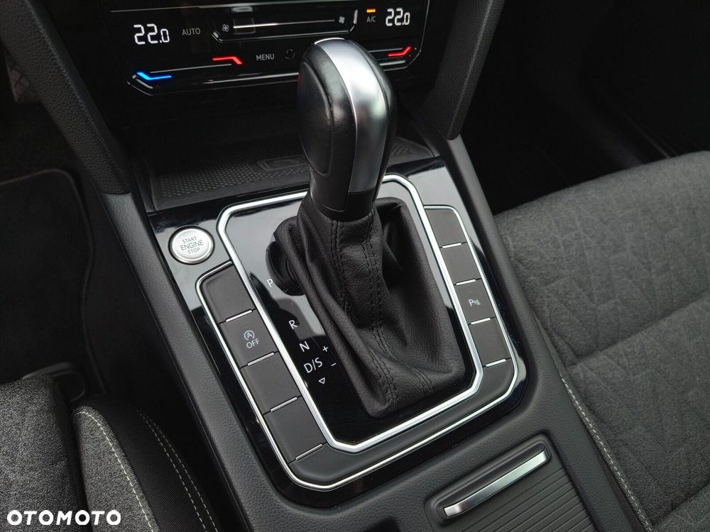 Volkswagen Passat - 21