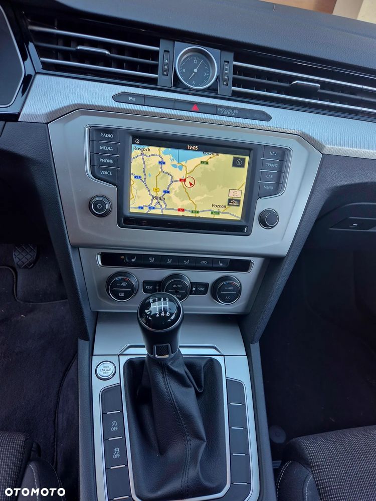 Volkswagen Passat 2.0 TDI BMT Comfortline - 12