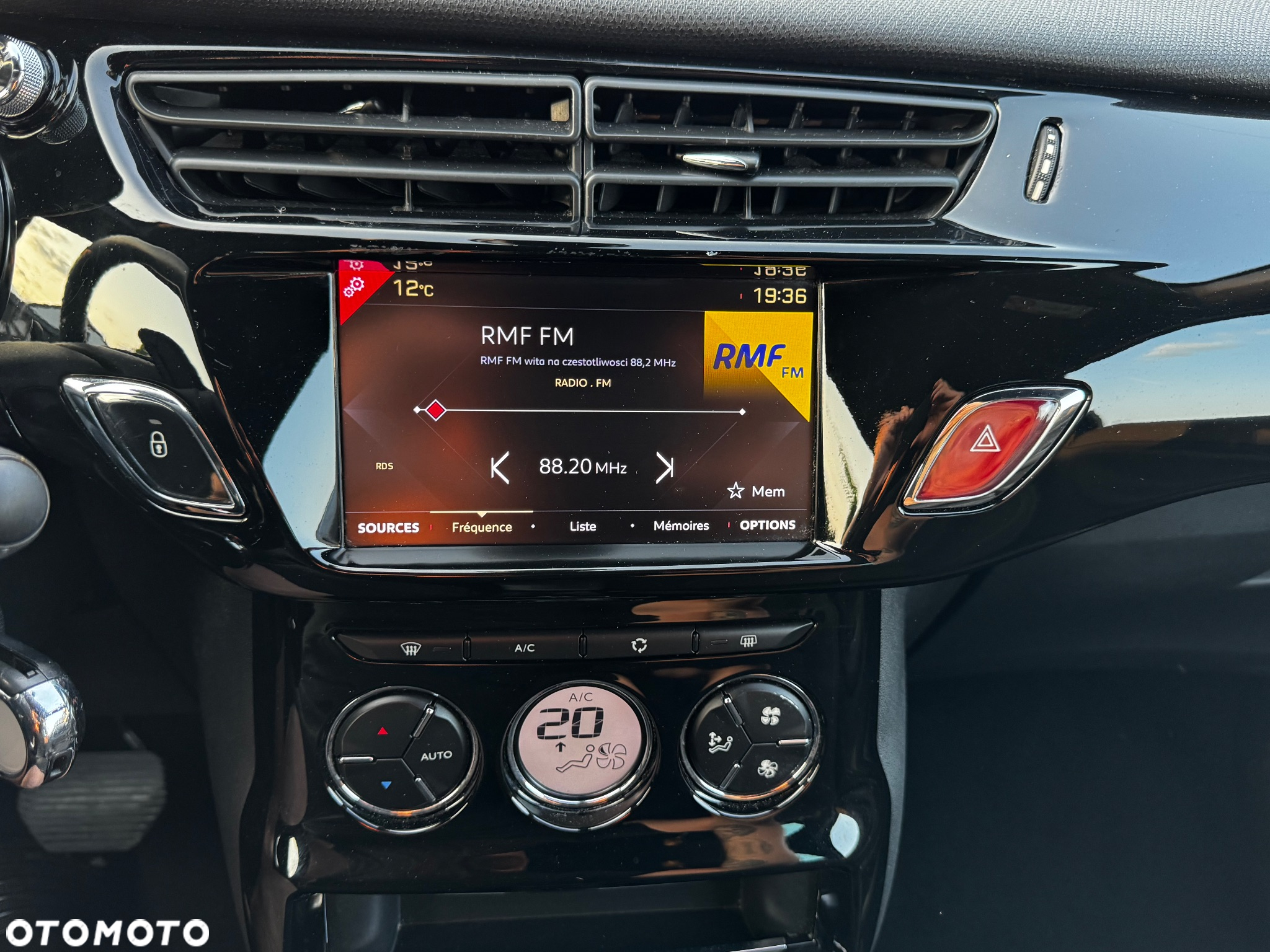 Citroën DS3 PureTech 110 Start & Stop EAT6 SportChic - 18