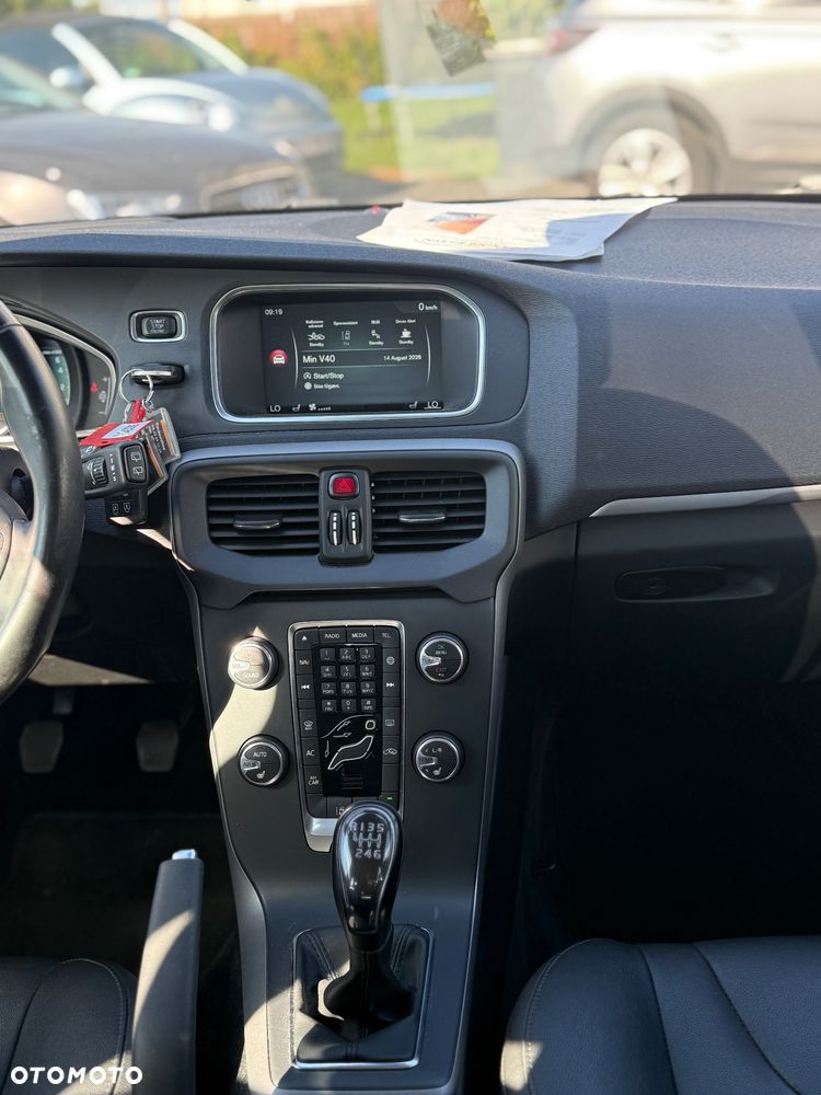 Volvo V40 T3 Momentum - 9