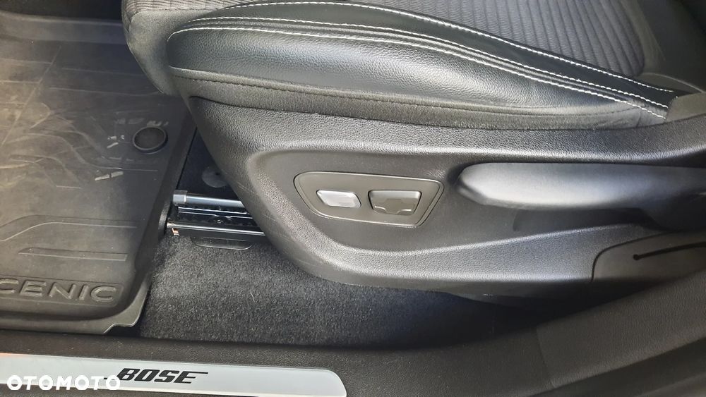 Renault Grand Scenic ENERGY TCe 160 EDC BOSE EDITION - 17
