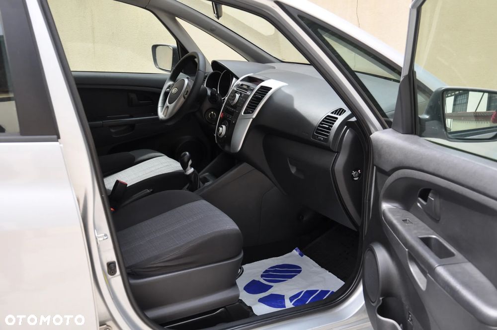 Kia Venga - 8