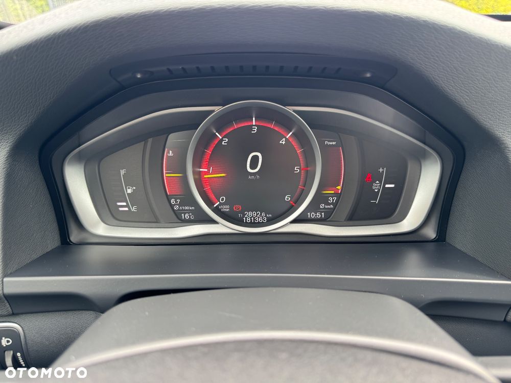 Volvo V60 Cross Country D3 Momentum - 16