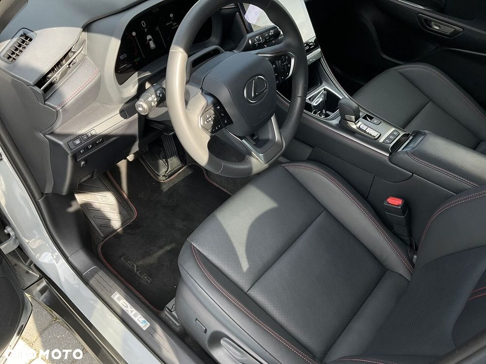 Lexus LBX 1.5 Hybrid Emotion - 20