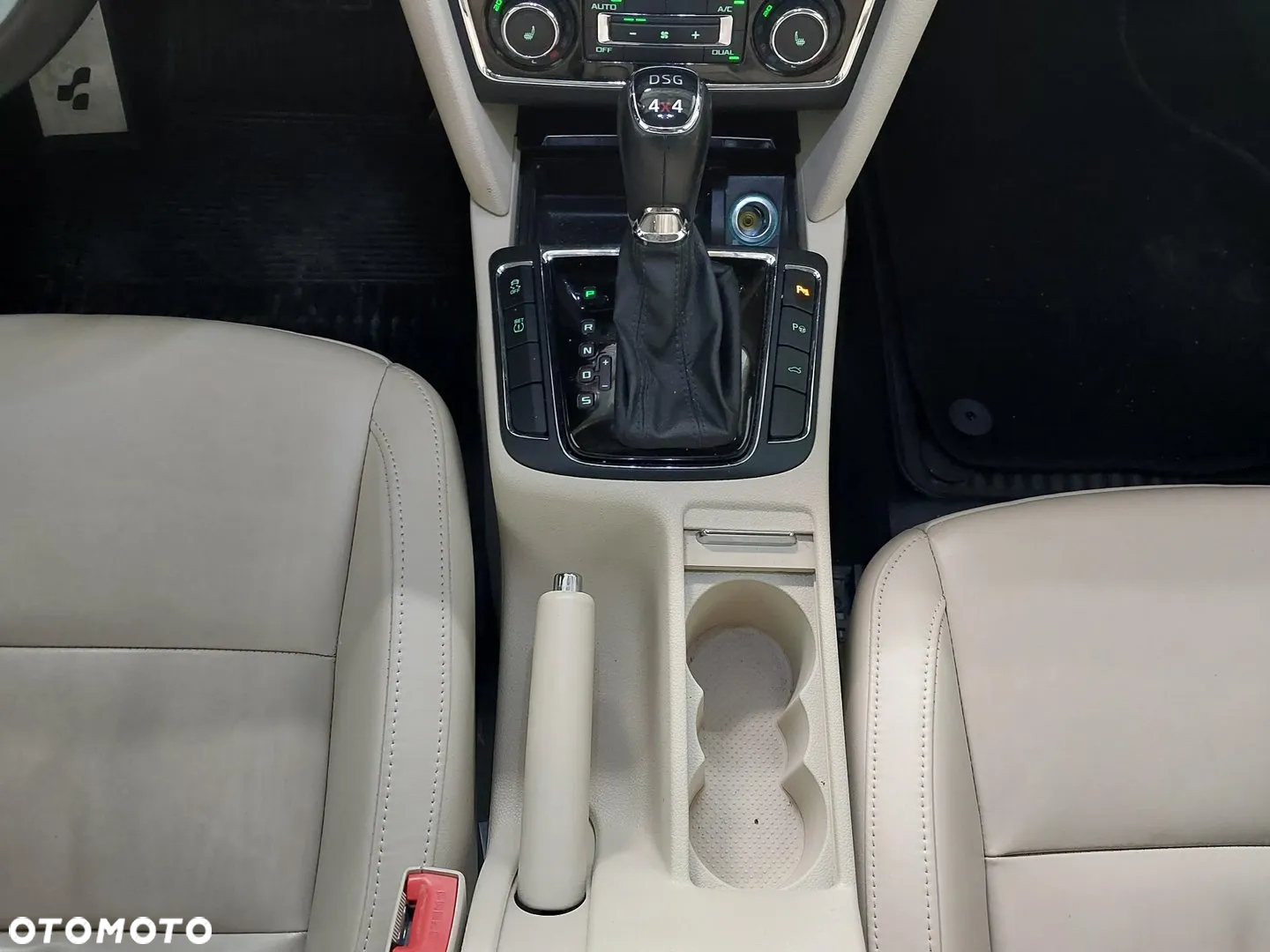Skoda Superb Combi 3.6 V6 4x4 DSG Elegance - 16