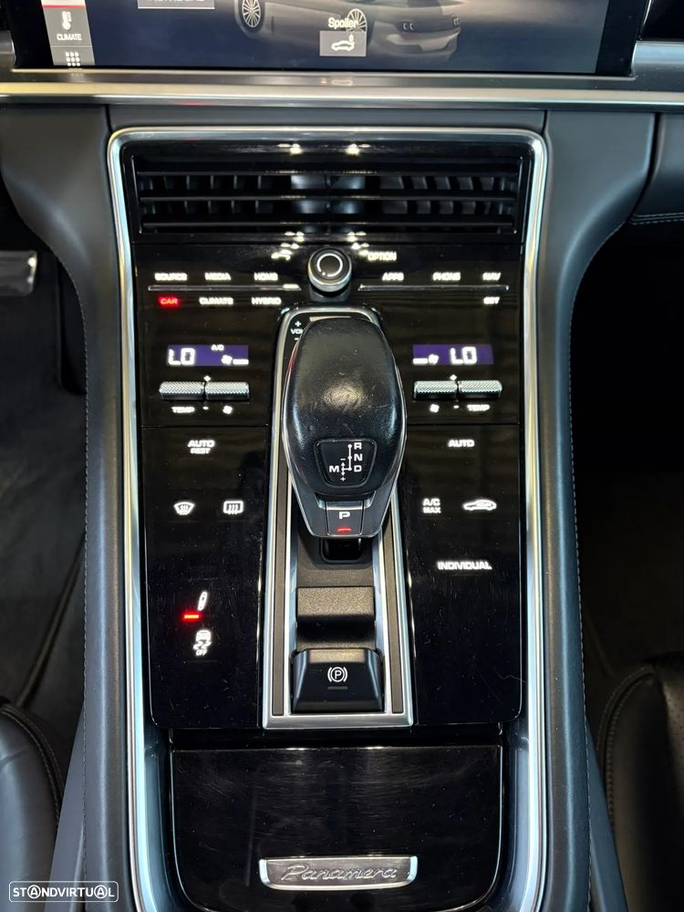 Porsche Panamera 4 E-Hybrid - 12