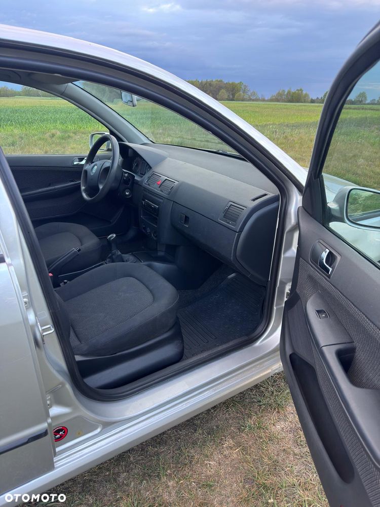 Skoda Fabia - 6